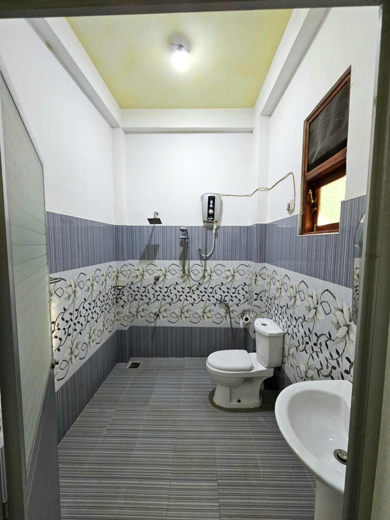 Hotel ทิซซามาฮารามา ภายนอก รูปภาพ