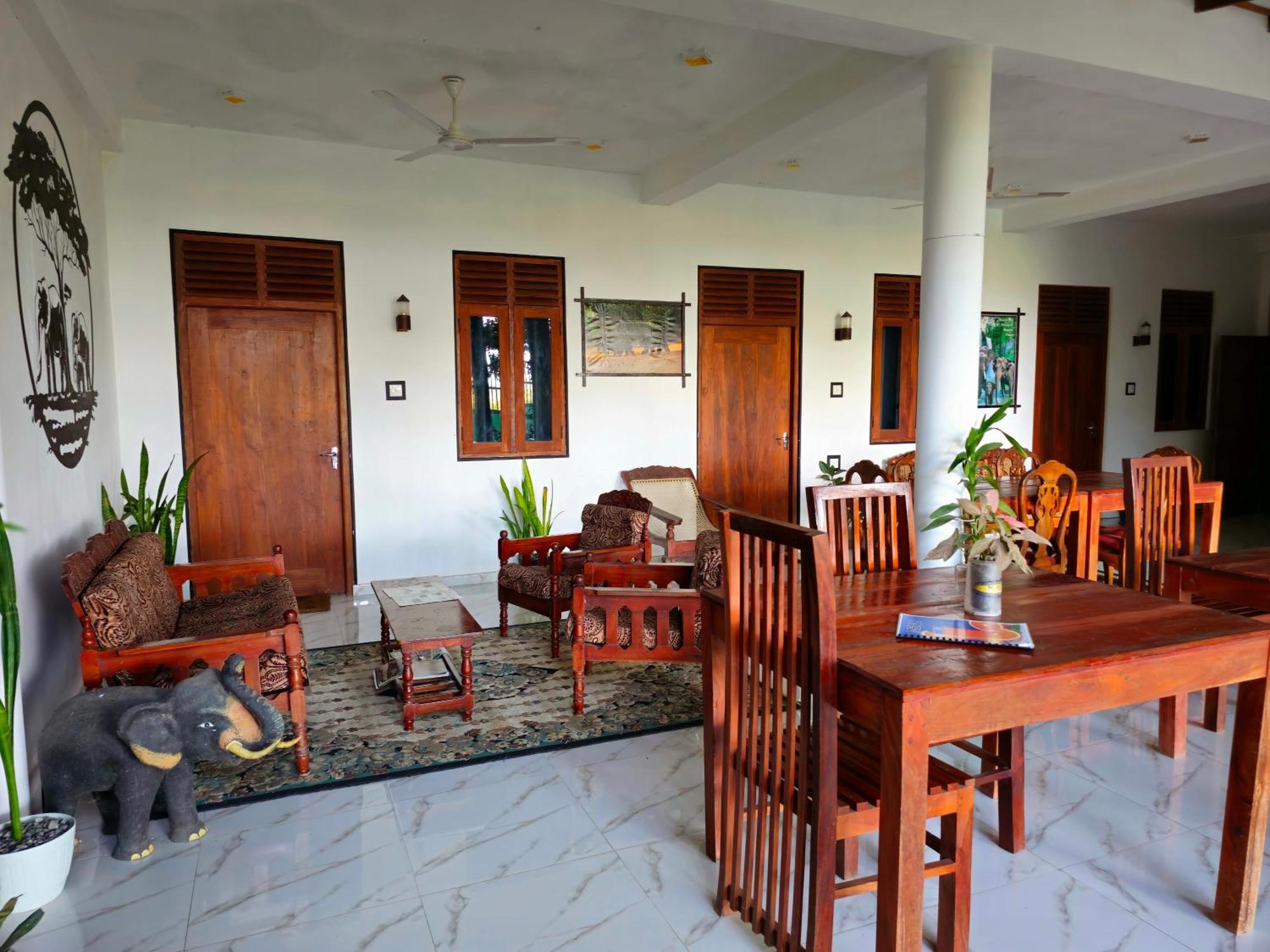 Hotel ทิซซามาฮารามา ภายนอก รูปภาพ