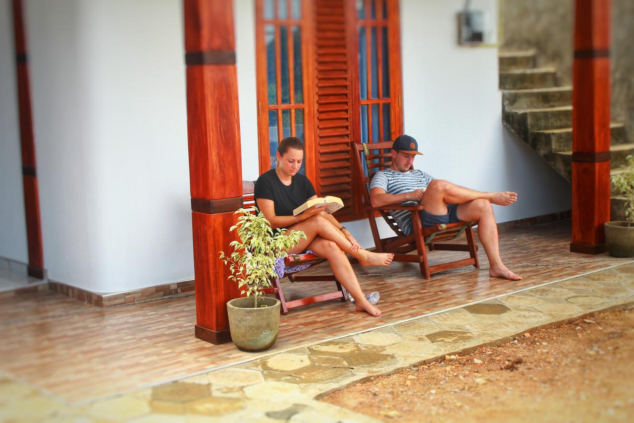 Hotel ทิซซามาฮารามา ภายนอก รูปภาพ